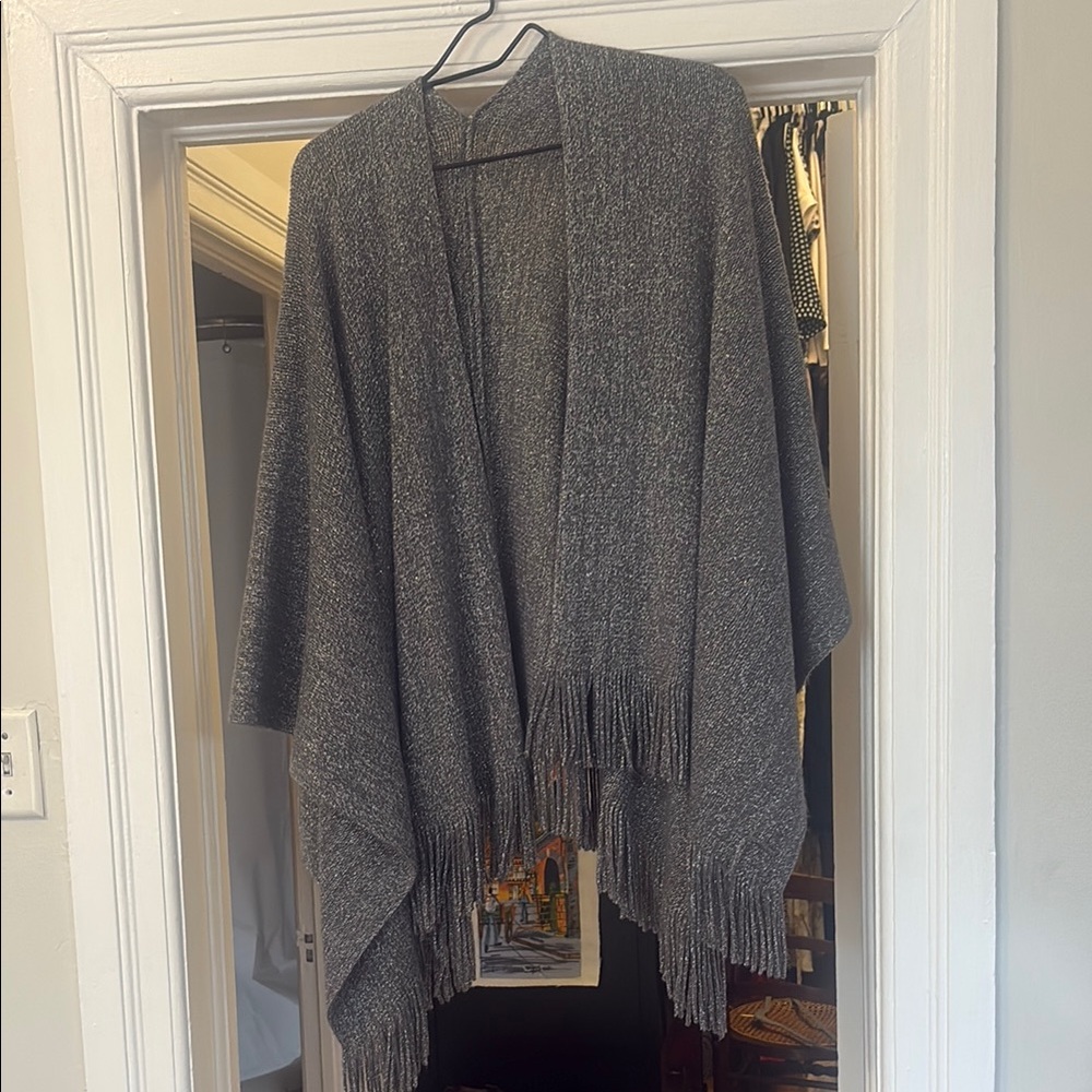 Cozy Gray Fringe Knit Wrap